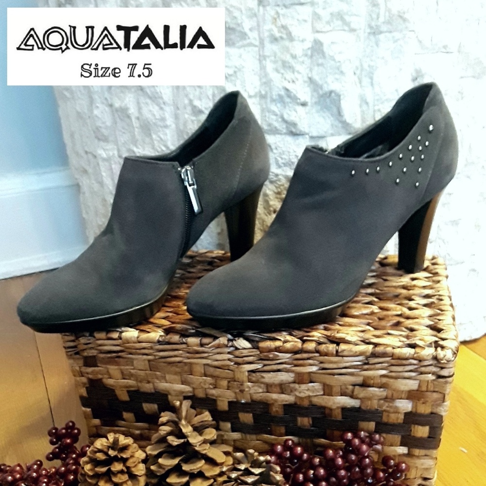 Like NEW Aquatalia Booties
